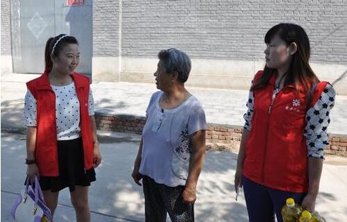 “深圳前海创业青年招俊健：在前海研发格斗机器人”