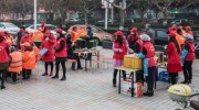 “中国石油大学（华东）馨火志愿服务队开展探访失独老人活动”