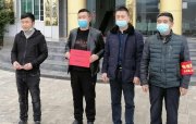 “民众自带碗吃牛肉面“过瘾” 环保中觅儿时“老兰州味””